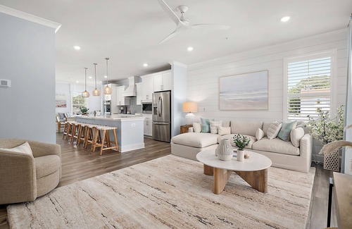 Caine Woods Condo | Luxury by the Shore | Custom Staged