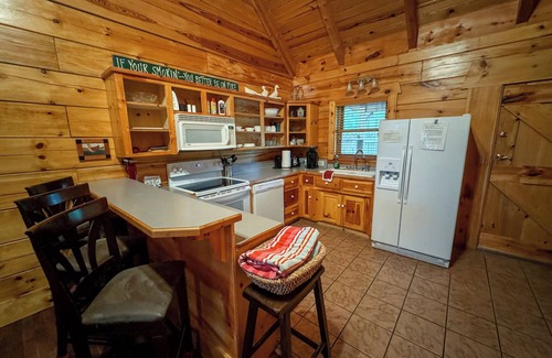 Bismarck Cabin | Luxury cabin getaway on a 40 acre retreat