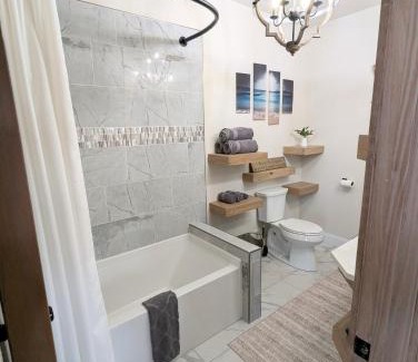 Point Villa | Luxury Cabin in The Country With King Bed and Loft #1