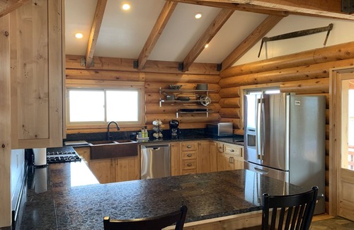 Mesa Cabin | Luxury Cabin on 20 Acres with Mountain Views