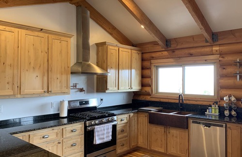 Mesa Cabin | Luxury Cabin on 20 Acres with Mountain Views