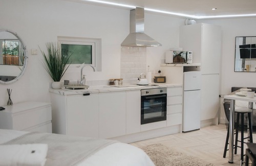 Knott End-on-Sea Cabin | Luxury Cabin w/Outdoor Bath & Private Garden - Blossom Cabin dog friendly.