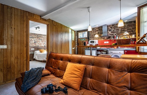 Precendi House | Luxury Cabin with Jacuzzi by the Sella River and Picos de Europa