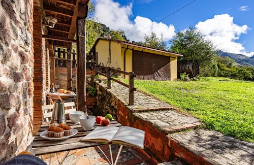 Precendi House | Luxury Cabin with Jacuzzi by the Sella River and Picos de Europa