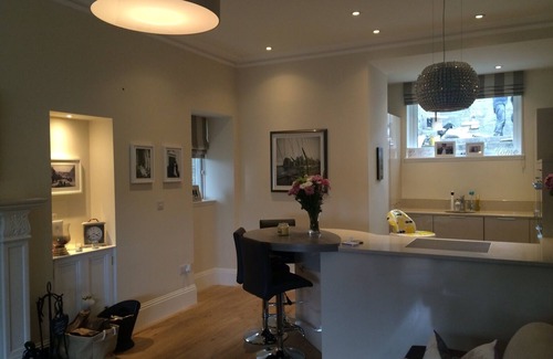 Broughty Ferry House | Luxury Carbet Lodge in the Heart of Broughty Ferry with Garden
