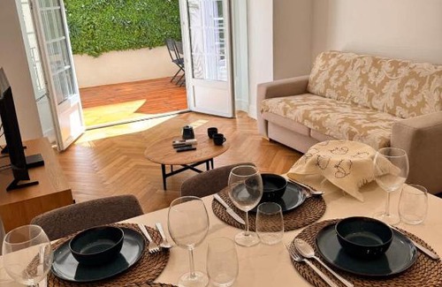 Thiers House | Luxury Central Condo with Private Terrace in Nice