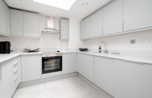 London City Centre House | Luxury Central Mayfair Townhouse with Air Conditioning. 3 Bed 3 Bath