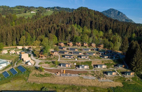 Kotschach-Mauthen Ski Chalet | Luxury chalet with dishwasher in the area