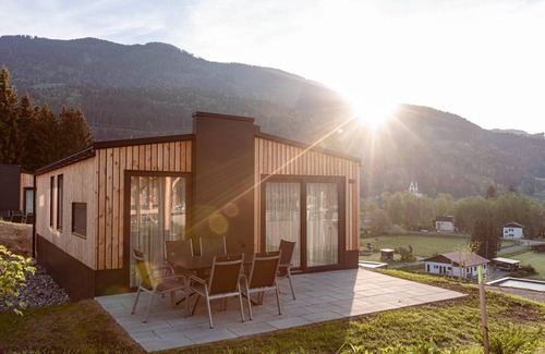 Kotschach-Mauthen Ski Chalet | Luxury chalet with dishwasher in the area