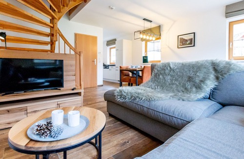 Obertraun House | Luxury Chalet in Obertraun With Pool