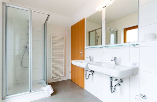 Obertraun House | Luxury Chalet in Obertraun With Pool