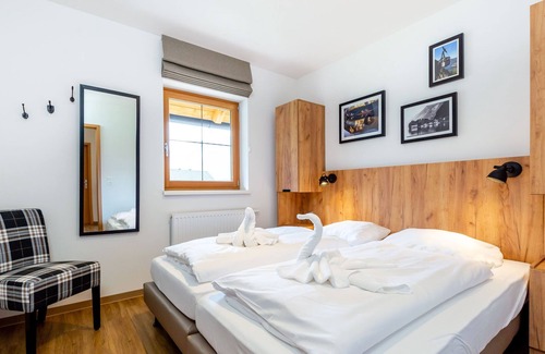 Obertraun House | Luxury Chalet in Obertraun With Pool