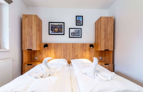 Obertraun House | Luxury Chalet in Obertraun With Pool