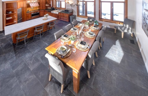 Springwater Cottage | Luxury Chalet in the Woods w/Pool & Hot Tub, Near Wasaga Beach & Blue Mountain!