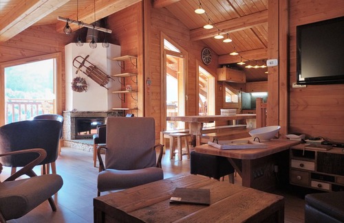 Saint-Marcel Ski Chalet | Luxury chalet - Sauna - Jacuzzi - Wifi - Insert - in the heart of the 3 Valleys