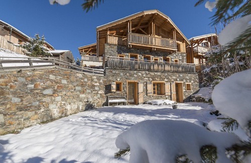 Saint-Marcel Ski Chalet | Luxury chalet - Sauna - Jacuzzi - Wifi - Insert - in the heart of the 3 Valleys