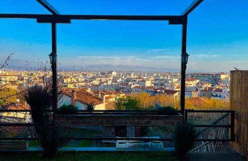 Serres Apartment | Luxury Cityview Apartment with Garden