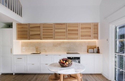 Lennox Head Apartment | Luxury Coastal Villa Retreat Near Boulders Beach – Ultimate Getaway Awaits!