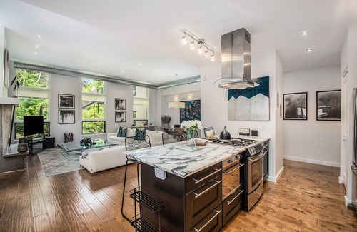 Shorewood-Tower Hills-Harbert Condo | Luxury Condo at Vineyard Lofts Plan for Summer Now!