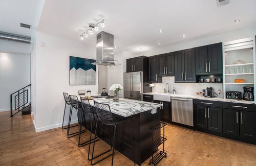 Shorewood-Tower Hills-Harbert Condo | Luxury Condo at Vineyard Lofts Plan for Summer Now!