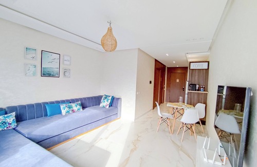 Mehdya House | Luxury Condo Mehdia Plage + AC + Netflix + Workspace + Parking