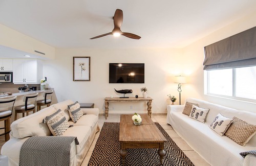 Grace Bay Condo | Luxury Condo on Grace Bay! PLAZA at OCW!