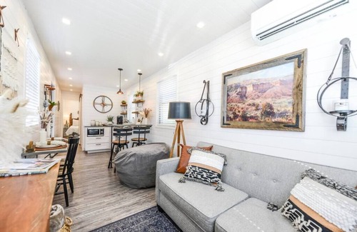 Waco House | Luxury Container Home | Pickleball | Rooftop Patio
