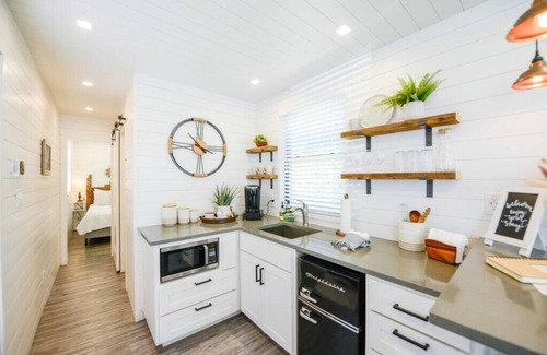 Waco House | Luxury Container Home | Pickleball | Rooftop Patio