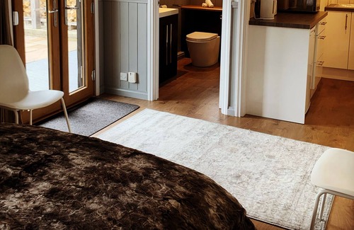 Godalming Cabin | Luxury, cosy accommodation in the heart of the Surrey Hills.