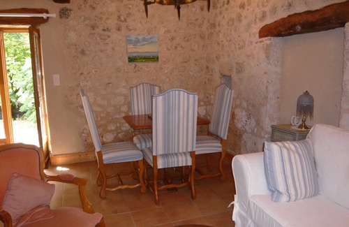 Boisse Cottage | luxury cottage for adult couples, peaceful, unobstructed views, large swimming pool