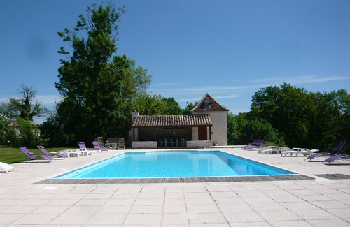 Boisse Cottage | luxury cottage for adult couples, peaceful, unobstructed views, large swimming pool