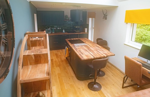 Carbost House | Luxury Cottage With Stunning Views by Fairy Pools!