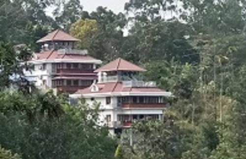 Anachal Villa | Luxury cottages with beautiful mountain view