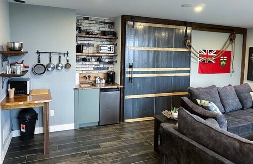 Halton Regional Municipality House | Luxury Country Escape: Suite by the City