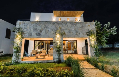 Montemorelos Apartment | Luxury Countryside Villa | Pools |Padel |Soccer | Club house | kids playground