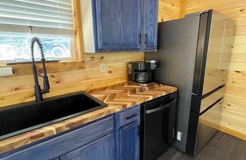 Primrose Cabin | Luxury Couples Cabin in the Heart of RRG!