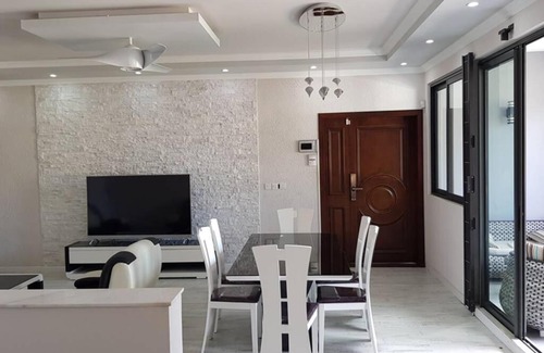 Candos House | Luxury Couples Paradise*ensuite Jacuzzi and Pool