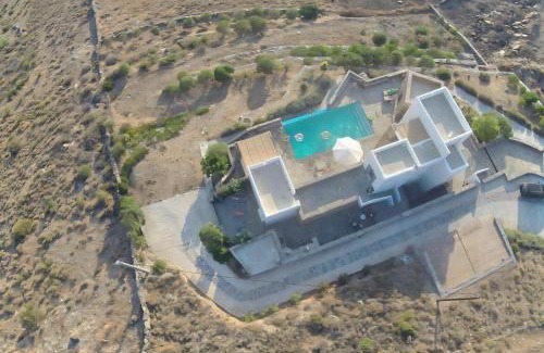 Koundouros Villa | Luxury Cycladic Villa-Enjoy Infinity Pool Sunsets