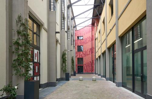 Milan Apartment | Luxury Design Suite - 20 minutes from DUOMO-NAVIGLI