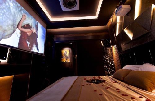 Athens Apartment | Luxury Designed Suite Penthouse Center Near Metro Jaccuzi Fireplace View Bar Art