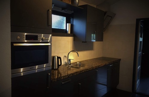 Schoorl House | Luxury detached 2-person bungalow on a main road in a wooded area