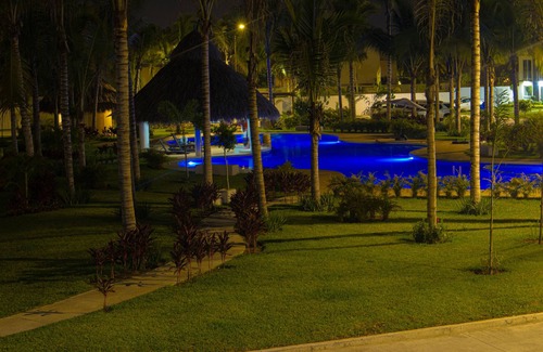 Puente del Mar Apartment | Luxury Diamante Apartment, Private Beach Club, 4 Bedrooms, 8 Guests