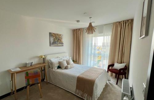Gascoigne House | Luxury Double Bed En-Suite in London