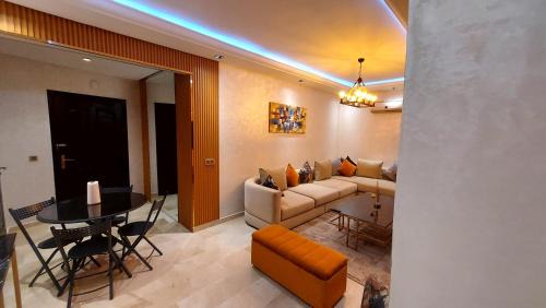 SOUR JDID Apartment | luxury downtown apartment of 80m2 in front of Hassan 2 Mosquē and sea from family , pour famille , INTERDIT COUPLES ARAABIC NON MARIÉ, FORBIDDEN UNMARRIED ARAABIC COUPLES basement car park