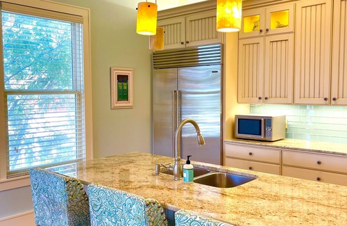 Frankfort House | Luxury Downtown Loft 2 bedroom/2 bath Home