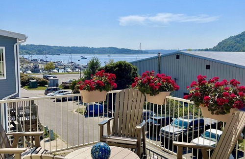 Frankfort House | Luxury Downtown Loft 2 bedroom/2 bath Home