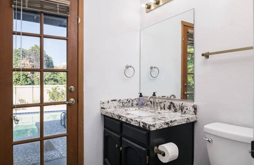 Estate Grove Valencia Est Bed & Breakfast | Luxury Dream! 6ba/MiniGolf/Heated Pool/Grill/Game
