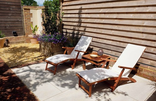 Scaynes Hill House | Luxury Dutch Barn in countryside with cool space. Newly renovated. Pet friendly!
