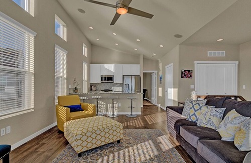 Northgate House | Luxury, Efficient, Comfortable and Upward Living “Tree House”!