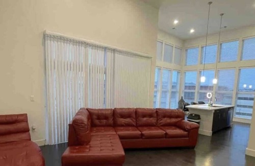 Lone Tree Apartment | Luxury Entire 2 BdRm 2 Bath High Rise Condo